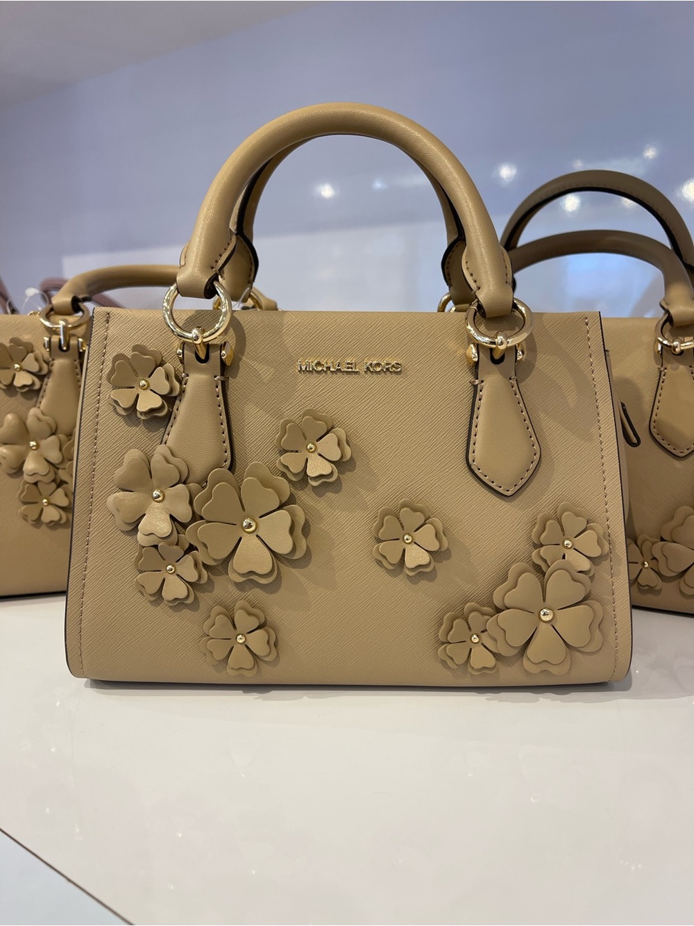 MICHAEL KORS Marilyn Sm Floral Embellished Satchel Messenger Crossbody
Camel
NWT - Picture 10 of 14